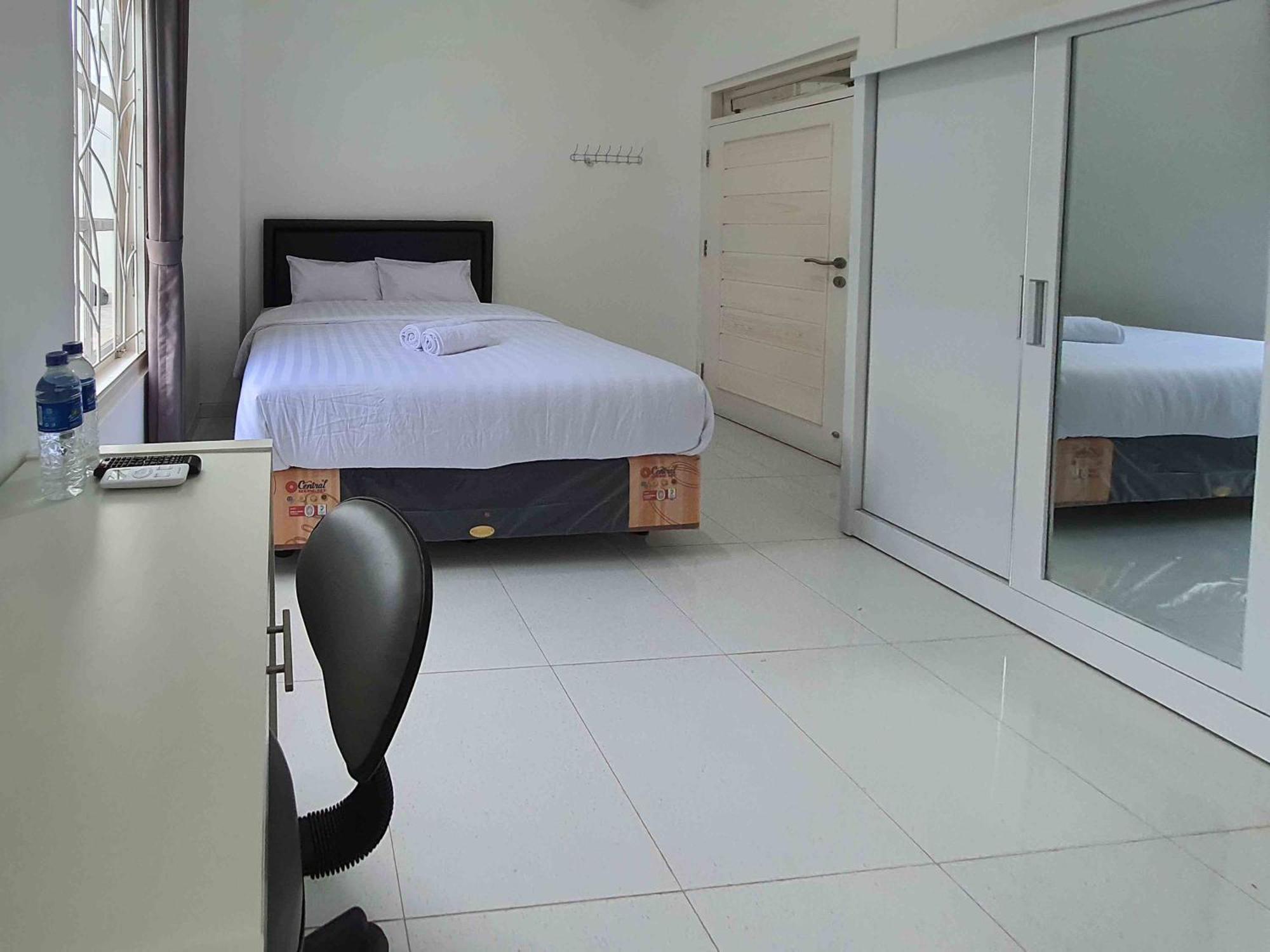 Reddoorz Syariah At Jalan Godean Hotel Ngabean Exterior foto