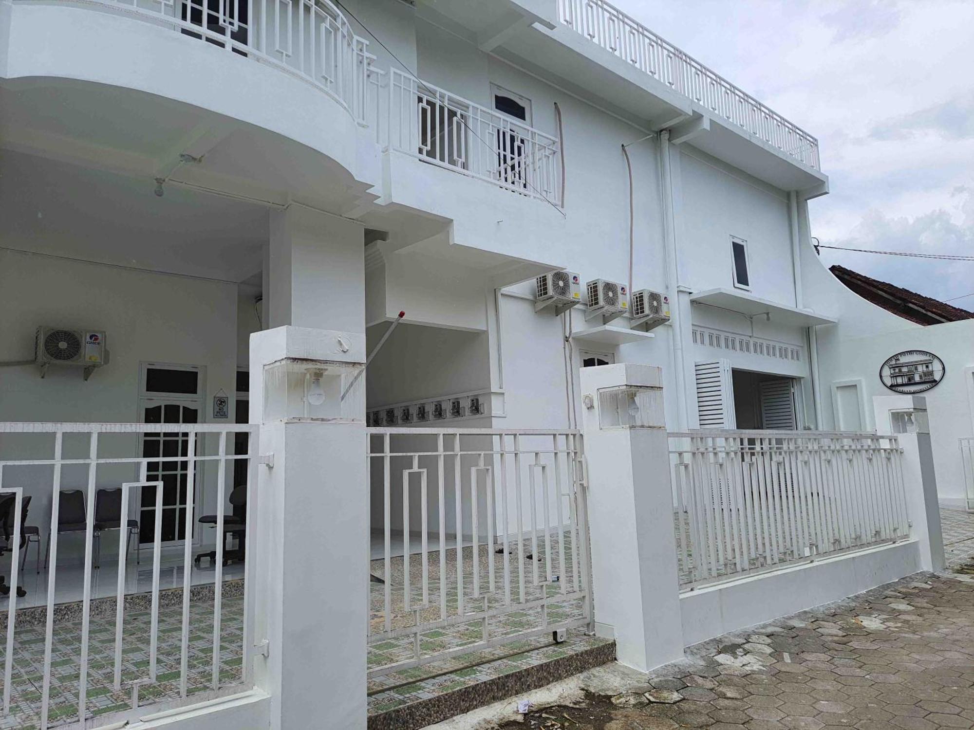 Reddoorz Syariah At Jalan Godean Hotel Ngabean Exterior foto